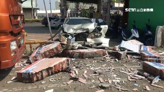 駕駛洗車自撞亡　加油站員工還原現場