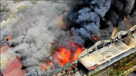 口罩國家隊,朴子,燃燒