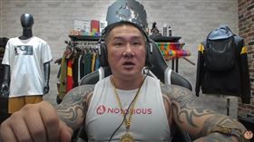 台中冷血柔道摔童案！館長聽聞傻眼：這種摔髮沒看過。（圖／翻攝自館長YouTube）