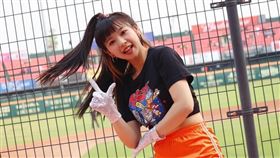 Uni-Girls統一獅成員賴薏婷（賴賴）/前黑澀會美眉「蚊子」。臉書