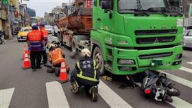 桃園,龜山,聯結車,機車,死禍,騎士（圖／翻攝記者爆料網）