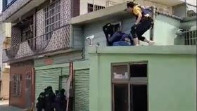 霹靂警,槍毒犯,手槍,屋頂,中和