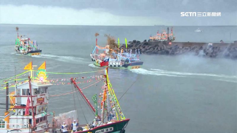 林園鳳芸宮媽祖出海　將首駐駕高雄港
