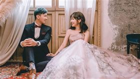 主播張佳如宣布結婚喜訊。臉書