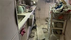 台中夫妻口角  妻潑汽油2人燒燙傷送醫原本擔任空姐的李姓女子11日凌晨與丈夫楊姓男子發生爭執後，在住處室內潑灑點燃汽油，雙方在過程中均受有輕度灼傷，已送醫治療。（民眾提供）中央社記者趙麗妍傳真  110年3月11日