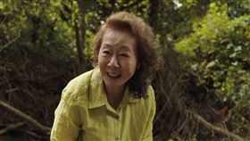 韓國演員尹汝貞獲英國影藝學院電影獎最佳女配角韓國73歲資深女演員尹汝貞日前以電影「夢想之地」摘下英國影藝學院電影獎最佳女配角，被視為奧斯卡獎最佳女配角大熱門。（傳影互動提供）中央社記者葉冠吟傳真  110年4月13日