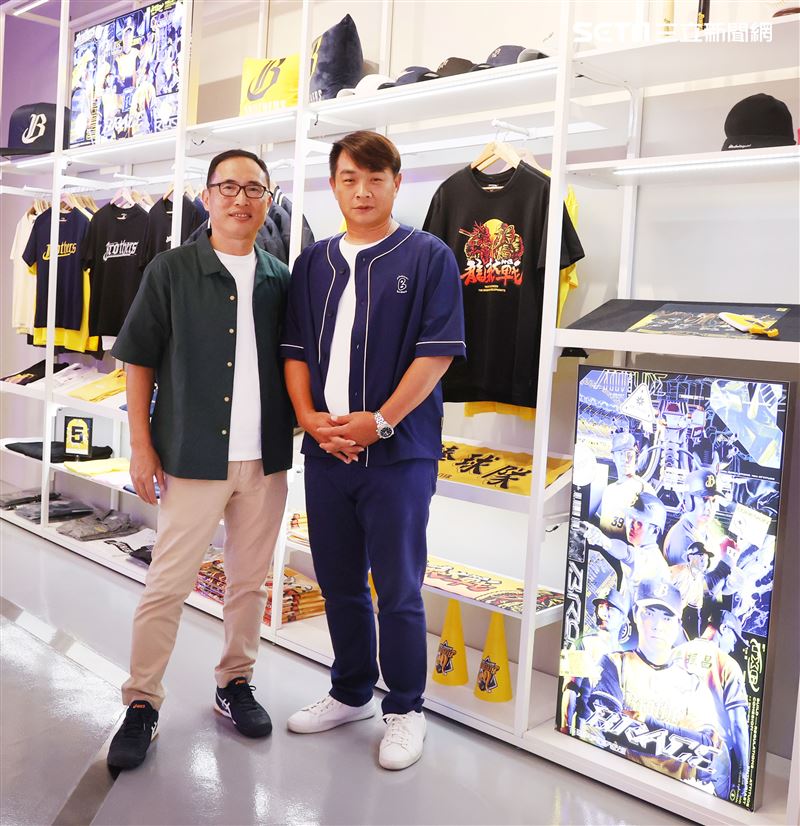 中信兄弟南港旗艦店2.0「B-SPACE」開幕。（記者邱榮吉/攝影）