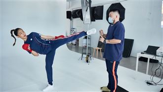 力與柔和兩者兼顧　文姿云拍出超美照