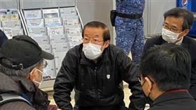 駐日代表謝長廷19日赴日本橫濱碼頭接鑽石公主號台人。（圖／翻攝謝長廷臉書）