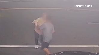 皮夾放置物箱遭竊！失主竊賊當街扭打