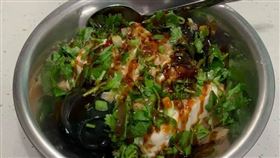 皮蛋,豆腐,皮蛋豆腐,香菜。（圖／翻攝自爆怨2公社臉書）