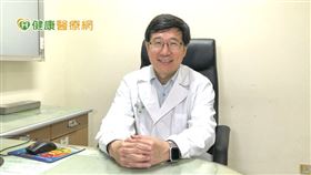 臺大醫院心臟內科主治醫師劉言彬副教授解釋，冷凍消融球囊療法是利用經導管技術將球囊送到左心房，在左心房與肺靜脈接口處，用-75至-80度低溫製造病灶，讓左心房及肺靜脈間的電生理訊號阻斷，達到治療效果。