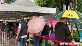 IKEA內湖店開幕首日排隊人潮。（圖／記者馮珮汶攝）