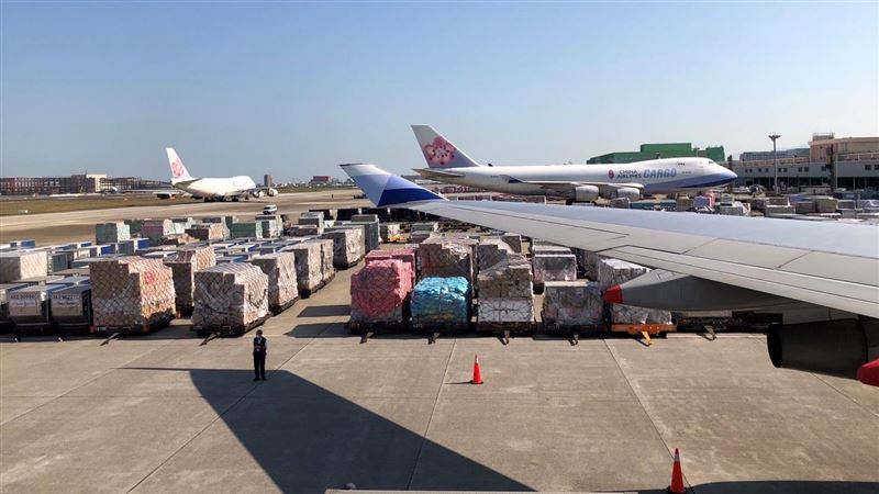 機組員7+7加嚴檢疫　打疫苗才放寬