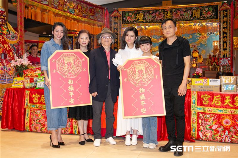 鄧志鴻、高宇蓁、赫容、吳以涵、Selina、陳以文出席電影《頭七》開鏡記者會。（圖／記者楊澍攝影）