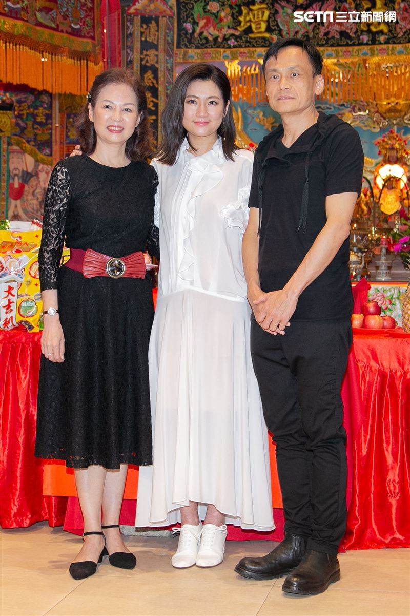 鄧志鴻、高宇蓁、赫容、吳以涵、Selina、陳以文出席電影《頭七》開鏡記者會。（圖／記者楊澍攝影）