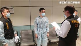 殺警案主嫌之一許淳凱被判刑13年逃亡,4月28日在吉隆坡落網，刑事局國際刑警前往馬國將他押回。（翻攝畫面）