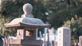 墓地
https://www.flickr.com/photos/yamauchibukuro/12815763815/in/photolist-kwu966-agdZXu-KhdeiT-5RjFMi-2imdS4f-2imearW-2imbHbv-2imbMmj-26FDJTz-dqah7A-26FDH3a-2Tsrri-4z6Uw9-XThUTU-ijARDa-ijAmfd-oJ4xPx-or