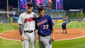 ▲張育成、林子偉28日賽前合影。（圖／翻攝自張育成臉書）