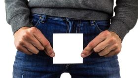 桃園情趣用品店老闆，照三餐吃壯陽藥引懷疑。（示意圖／pixabay）