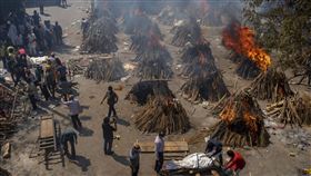 印度火葬場疫情▲。（圖／美聯社／達志影像）