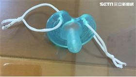 托嬰逼戴「奶嘴口罩」　家長心碎揭發（圖／翻攝畫面）