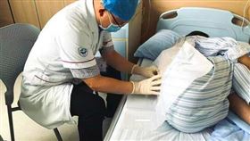 20歲嫩妹突半身麻痺！醫檢查驚「腦子滿是蟲」曝傳染途徑（圖／翻攝自深圳晚報）