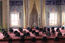 大封鎖前夕　土耳其人上清真寺禮拜