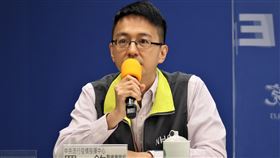 羅一鈞表示，今再增2名確診機師感染英國變異株後，而後續4名諾富特員工的病毒基因序列比對，將扮演關鍵的重要角色。（圖／指揮中心提供）