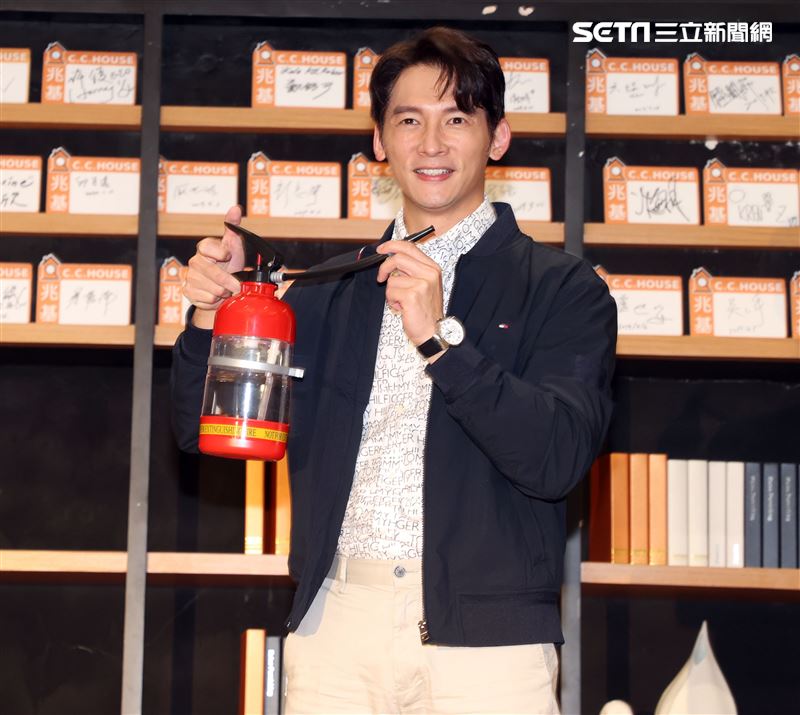 溫昇豪聯訪。（記者邱榮吉/攝影）