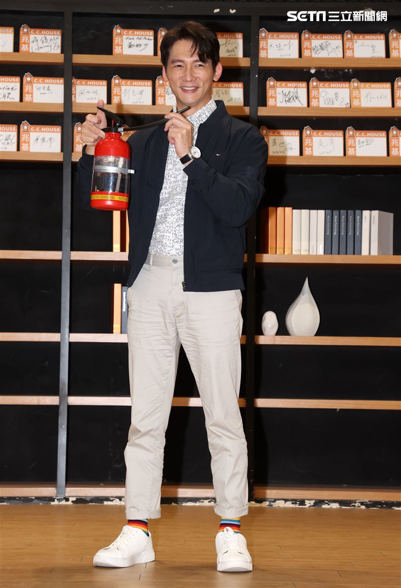 溫昇豪聯訪。（記者邱榮吉/攝影）