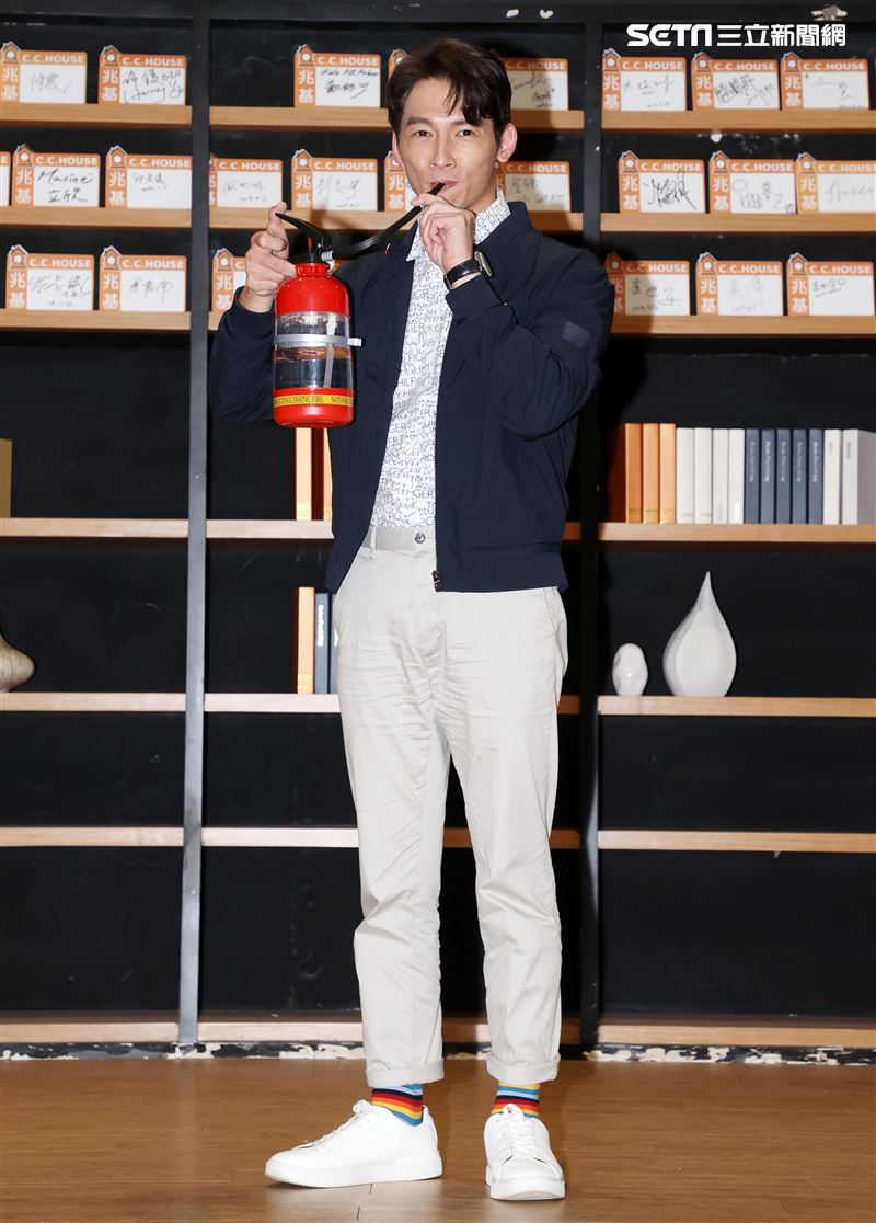 溫昇豪聯訪。（記者邱榮吉/攝影）