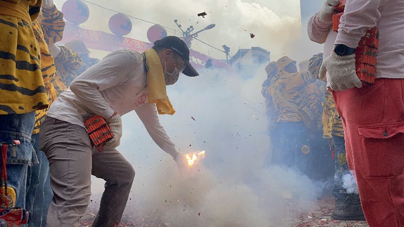 朝天宮千萬鑾轎首登場！吸引信眾圍觀