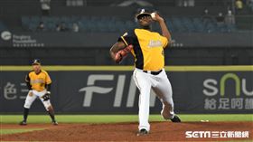 中信兄弟先發投手德保拉。（圖／記者王怡翔攝影）