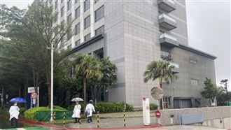 我本土確診暴增 陸暫停實施便捷通道