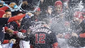 ▲舒瓦伯（Kyle Schwarber）敲出再見全壘打。（圖／美聯社／達志影像）