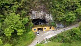 34歲男定居山洞！釀酒竟年賺數百萬（圖／翻攝自梨視頻）