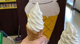楓康超市「霜淇淋2支39」她一吃驚艷　圖／翻攝自Dcard
