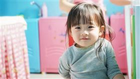 思比語言治療所的詠絜老師分享三種方式，把習慣的「讚美」轉化成更有力量的「鼓勵」