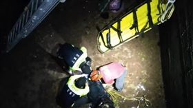 基隆,碧砂漁港,釣客,失足,骨折（圖／翻攝畫面）