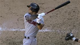 ▲張育成敲安2分打點，中止連15打數無安打。（圖／美聯社／達志影像）