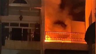 公寓冷氣機突起火！住戶遭困5樓