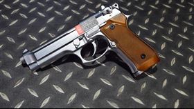 改造手槍（圖／翻攝畫面）