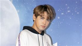 動畫電影《100%小狼人》舉辦首映會，五堅情成員小賴賴晏駒、陳零九、邱鋒澤、婁峻碩、黃偉晉全體現身首映會。（圖／記者楊澍攝影）