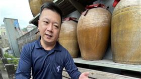 馬酒酒廠總經理劉九銘，接受《三立新聞網》記者專訪，暢談轉型理念。（圖／記者簡浩正攝影）