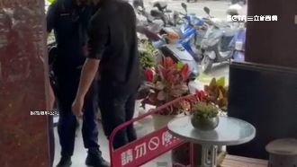 隨地便溺不甩警　高雄男嗆：可以了沒