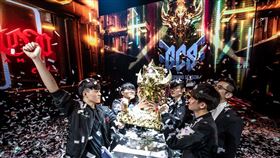 ▲瘋狗流 MOP 為戰而生 直落四擊敗 ONE 勇奪2021 GCS春季冠軍。（圖／業者提供）