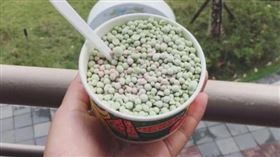 爆紅冰淇淋不賣了？女哭「四處找不到」　店員揭停賣真相（圖／翻攝自Dcard）