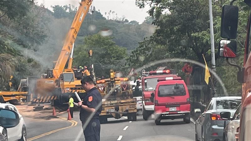 新／南投三彎段混凝車翻覆　夫死妻傷