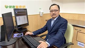 中國醫藥大學附設醫院泌尿部主任黃志平指出，經使用口服抗利尿激素藥物，患者夜尿次數從原本的3次降為1次，大大改善生活品質。